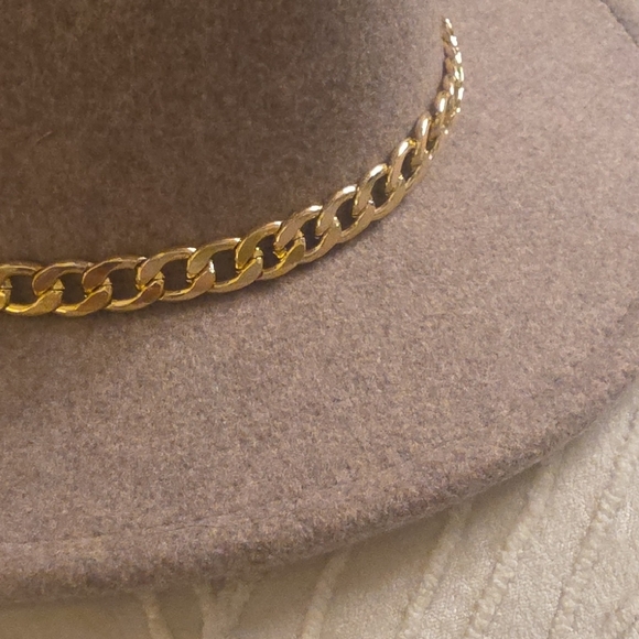 Altar'd State Wool and Polyester Tan Fedora with Gold Chain Accent NWOT - Picture 5 of 12